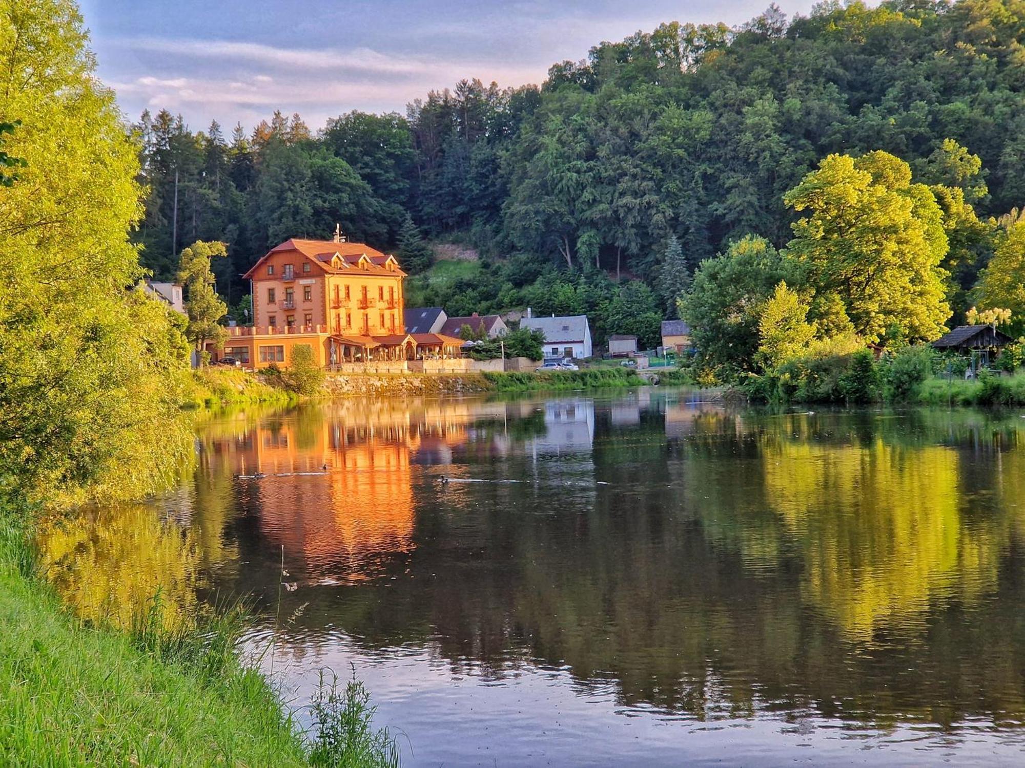 Romantik Hotel Eleonora Tábor Exterior photo